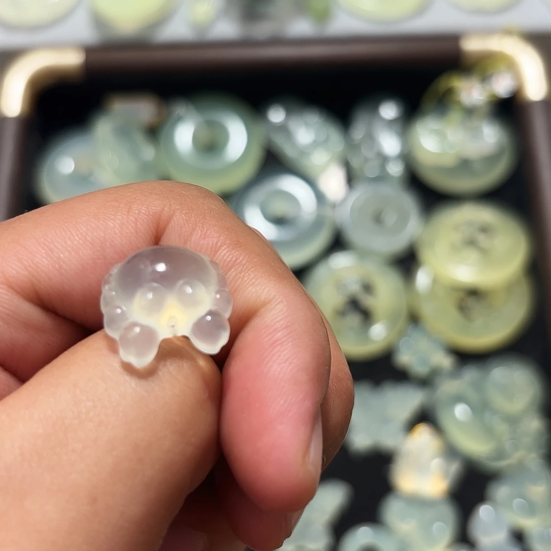 谦***.未镶嵌蛇纹石玉颈饰