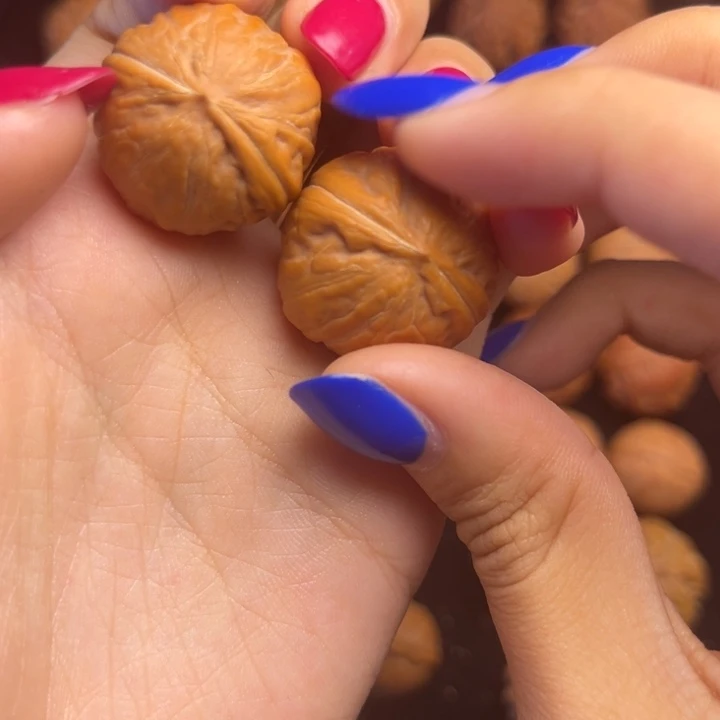 枫****文玩核桃吊坠核桃