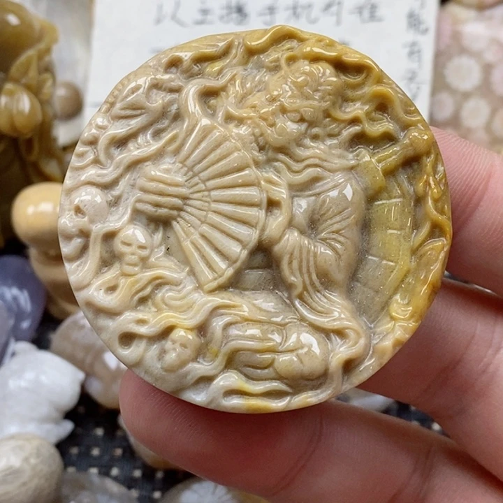 颈饰未镶嵌硅化珊瑚（珊瑚玉）