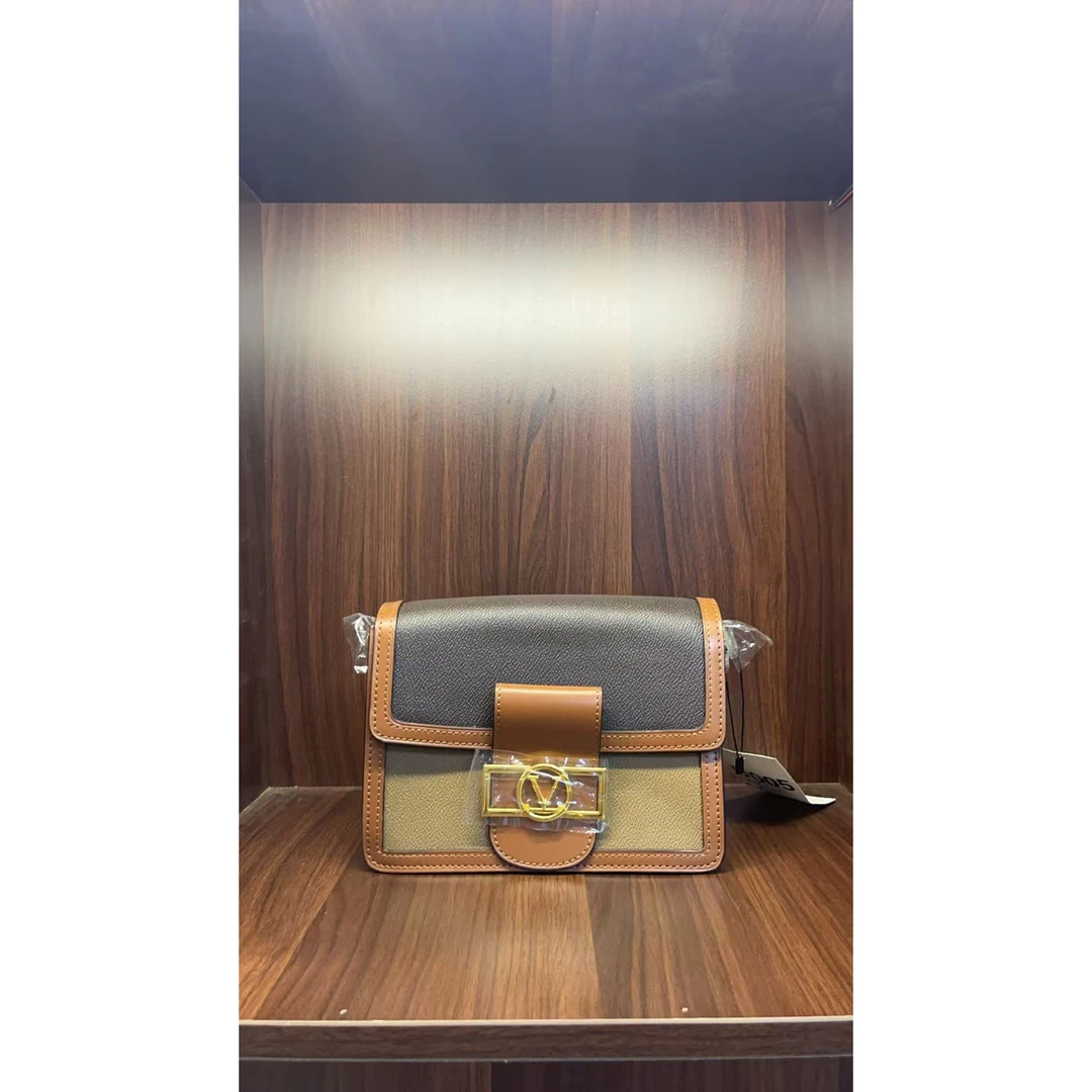 005 时尚休闲百搭包包 驴 马 G 杨家 D 香 包包