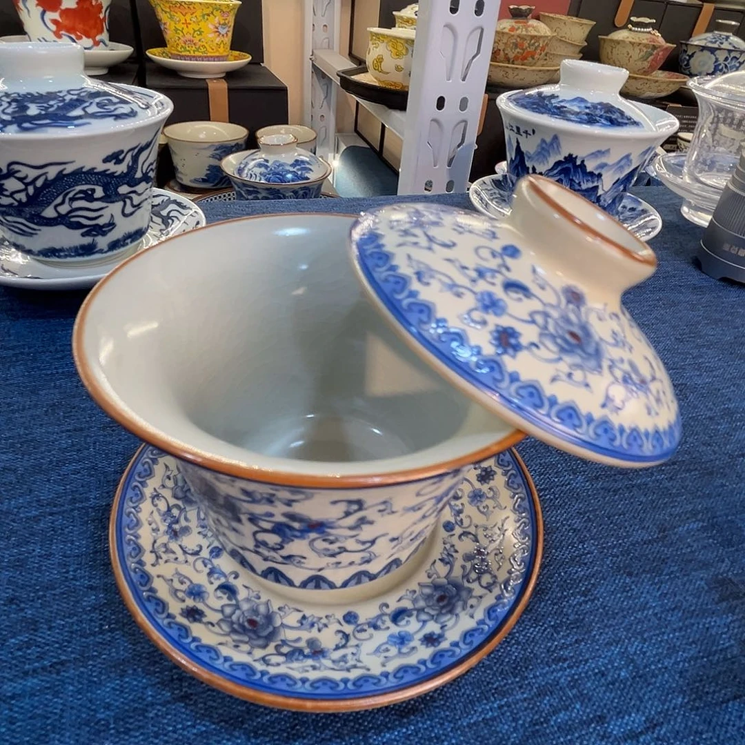 这些盖碗很漂亮！！！