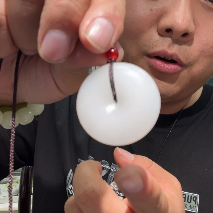 石英质玉合金颈饰