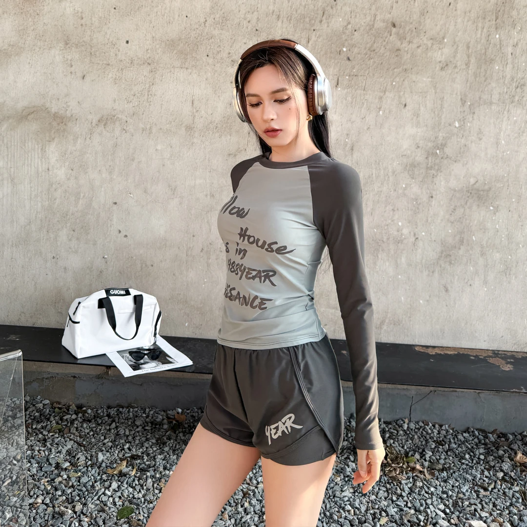 2025新款圆领泳衣女分体长袖防晒短裤平角保守冲浪迷彩风晕染温泉