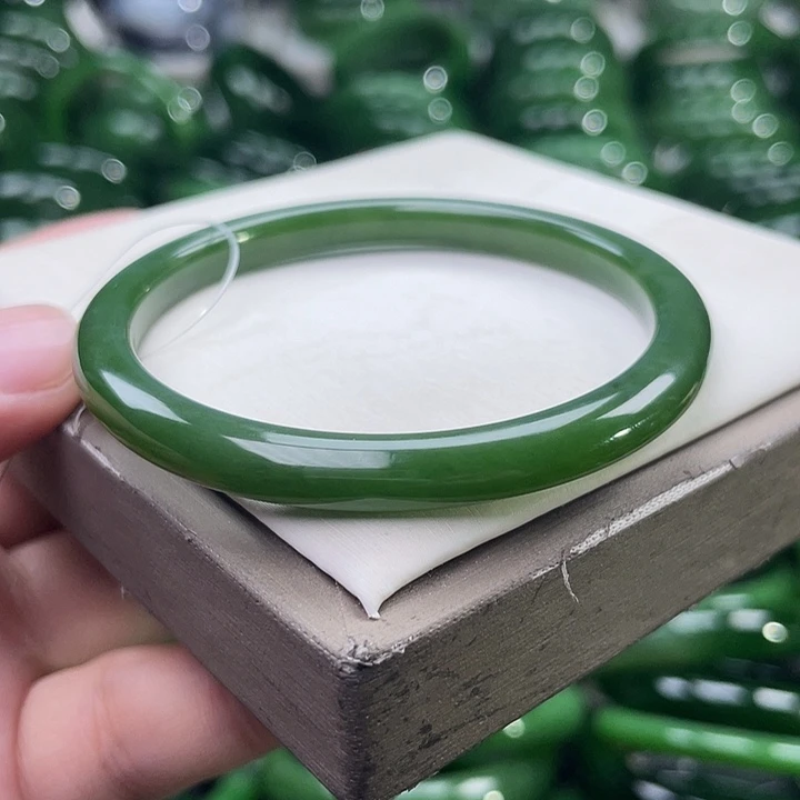 未镶嵌手镯和田玉（碧玉）