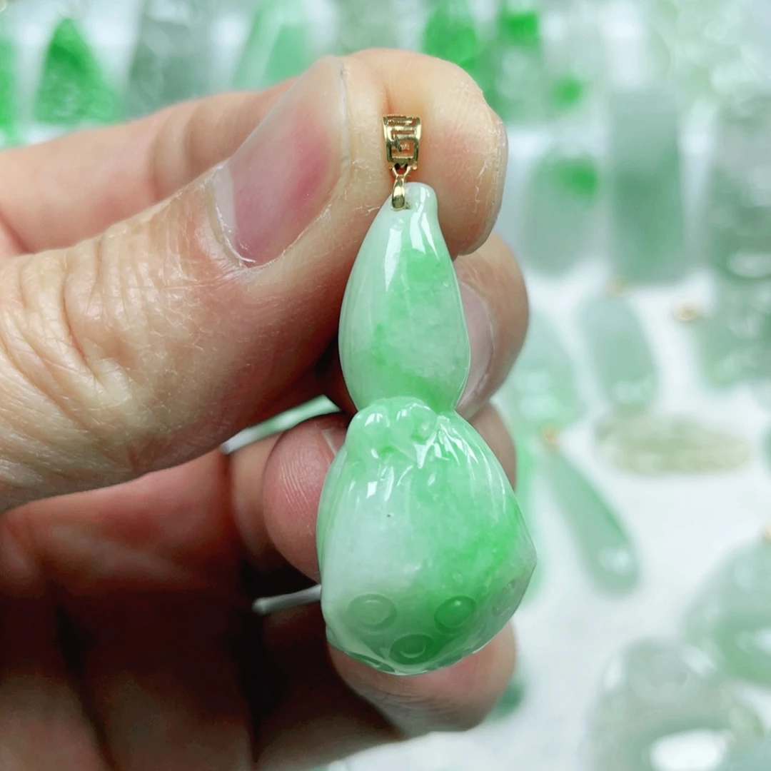 翡翠吊坠(不含链)18K金镶嵌