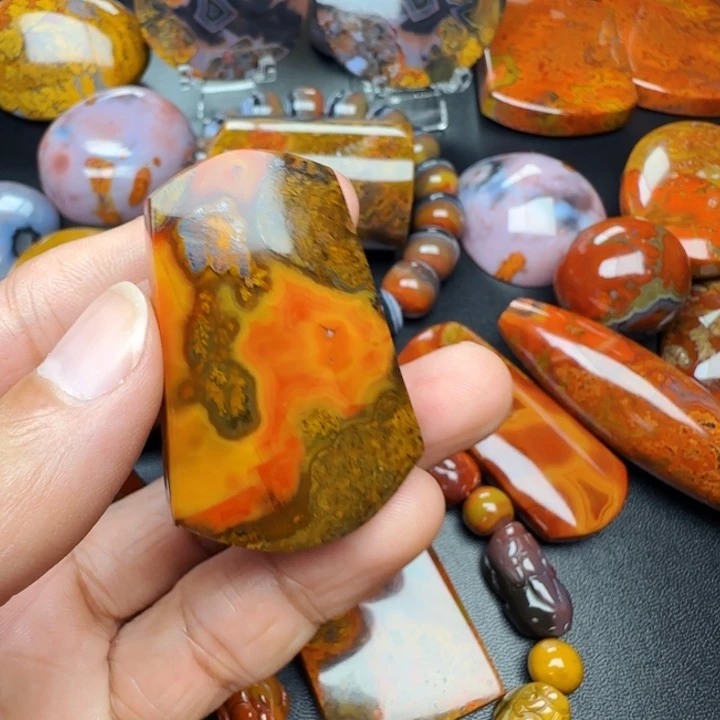 品***河未镶嵌文玩珠宝玛瑙/玉髓