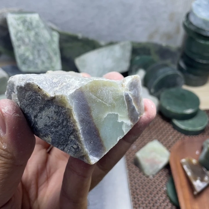 和田玉未镶嵌珠宝半成品