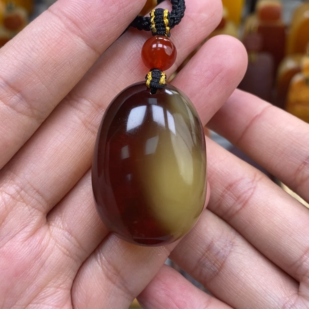 蜜蜡未镶嵌珠宝奇石