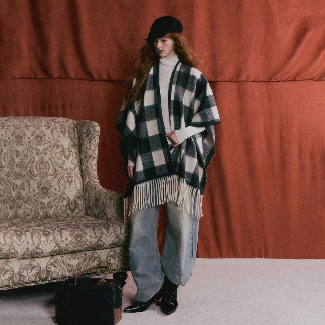 AsGony 百搭格子斗篷披肩