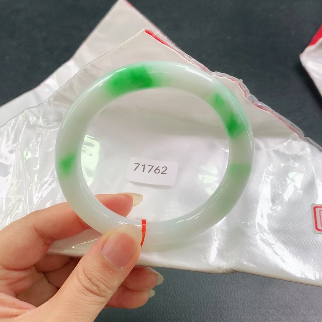 未镶嵌手镯（圆镯）翡翠03