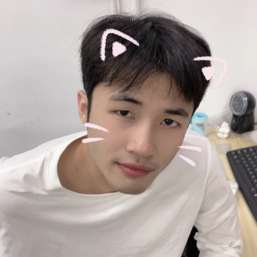 颈饰18K金镶嵌翡翠男大学生