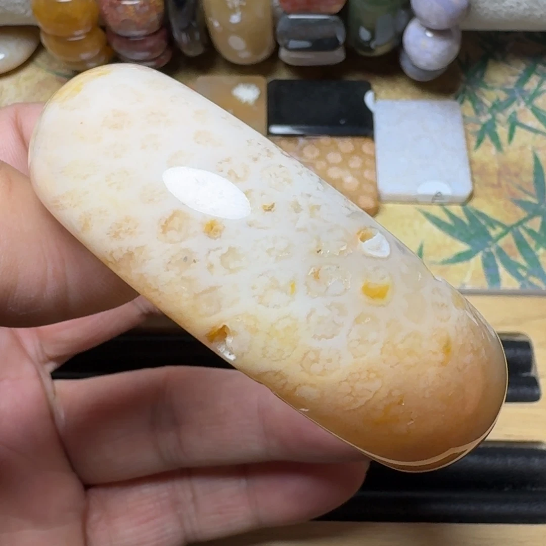 石英质玉纯天然有机玉石保真色未镶嵌58圈口