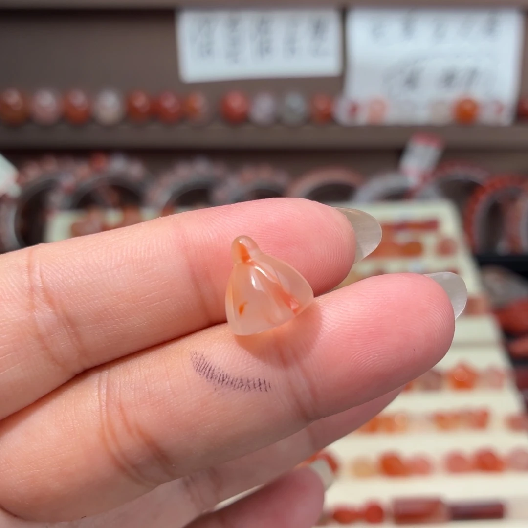 南红玛瑙未镶嵌川料滴溜孔莲蓬