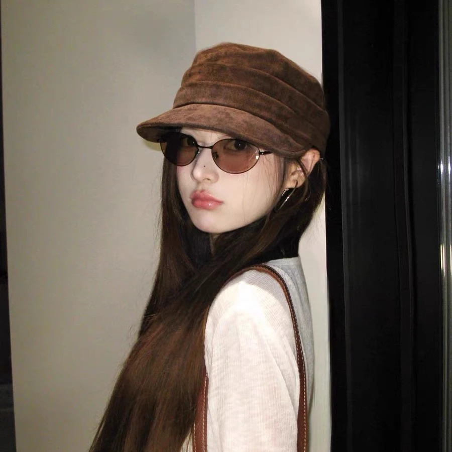 古早浪漫麂皮绒褶皱马术平顶帽25新款做旧复古报童帽显脸小鸭舌帽