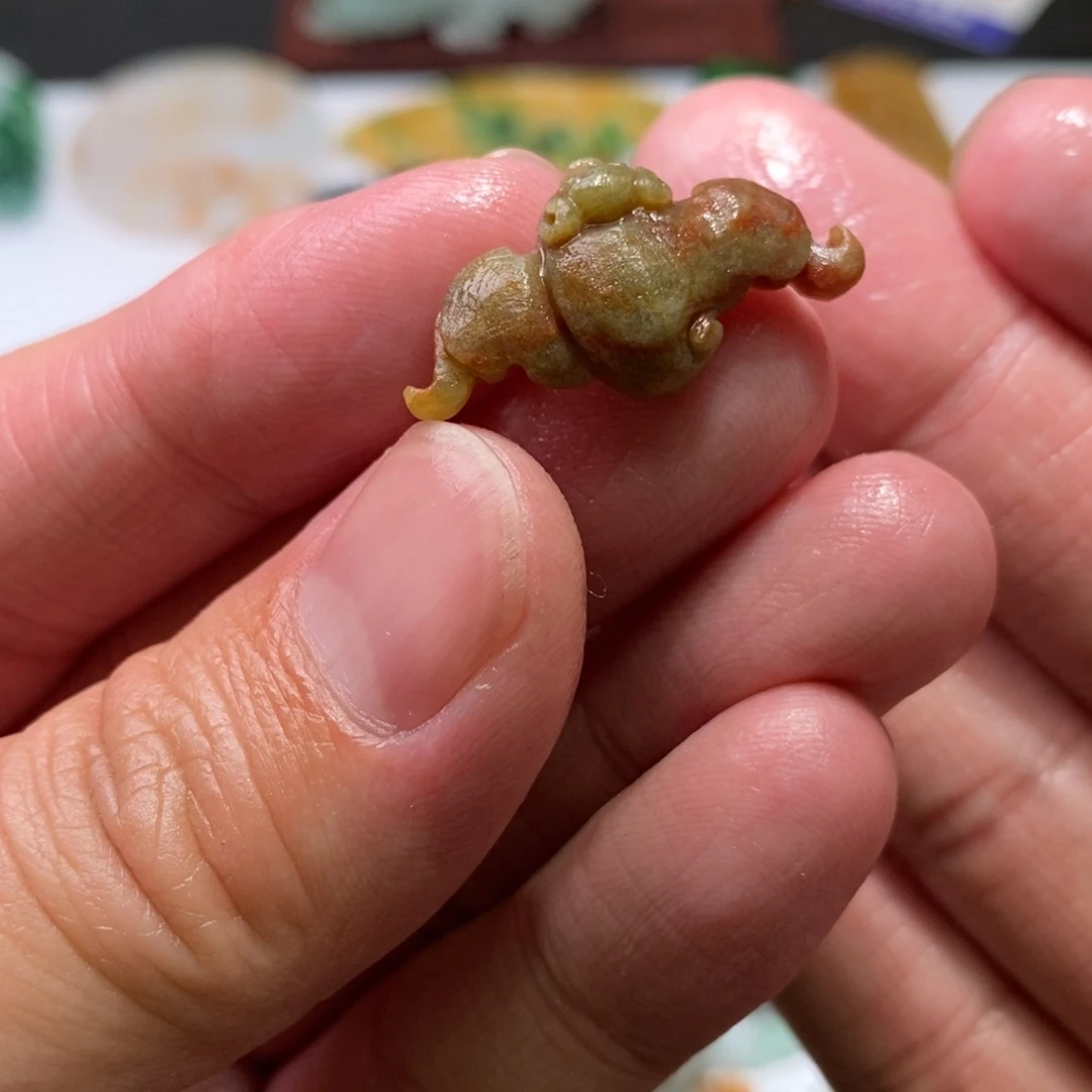 定制翡翠未镶嵌吊坠