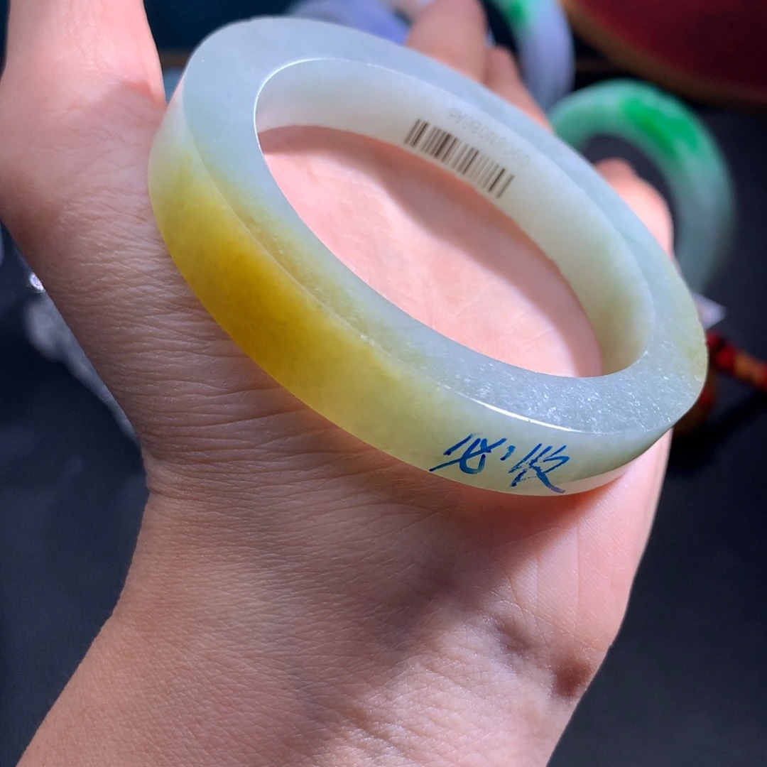 未镶嵌翡翠手镯定制翡翠