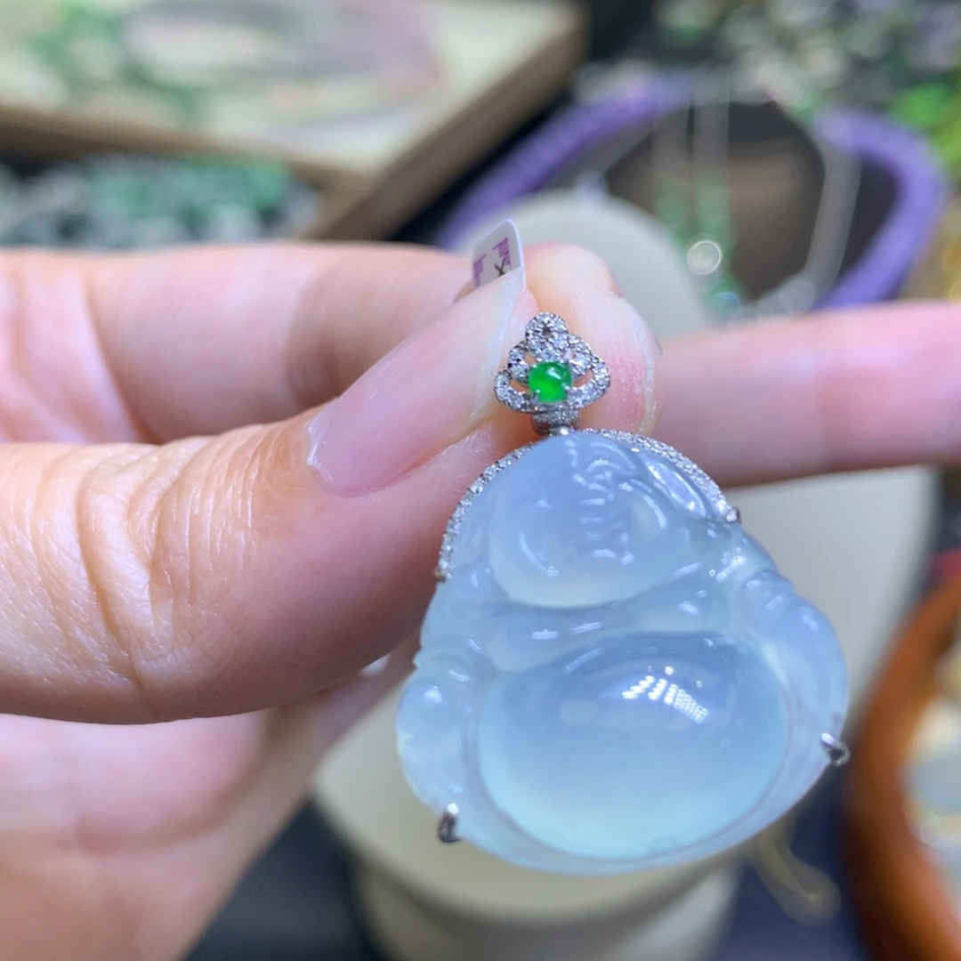 颈饰18K金镶嵌翡翠