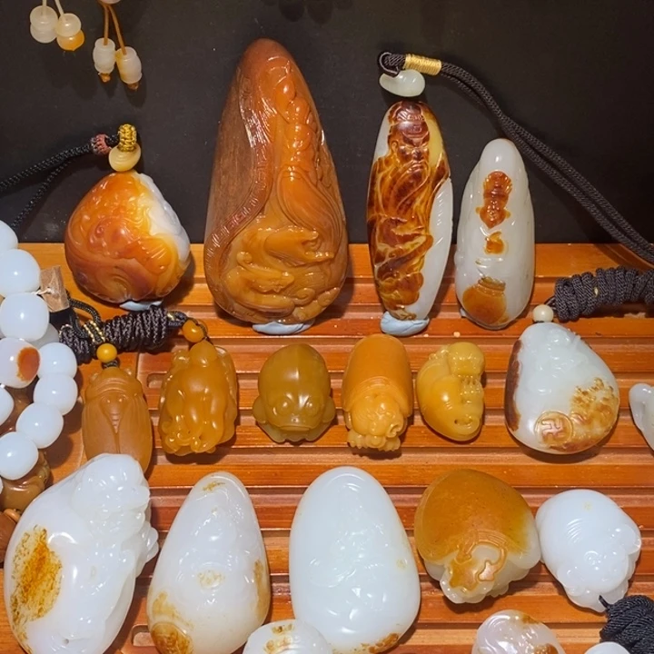 和田玉未镶嵌颈饰