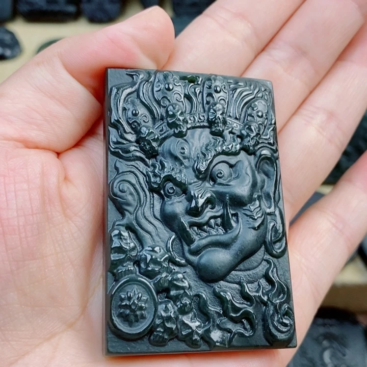 和田玉（青玉）未镶嵌颈饰双面雕刻