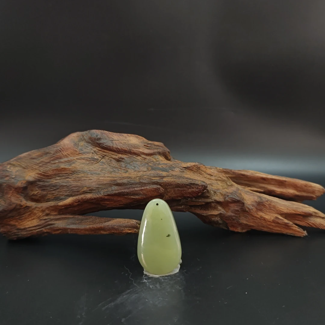 Z和田玉水滴无事牌吊坠（1334）