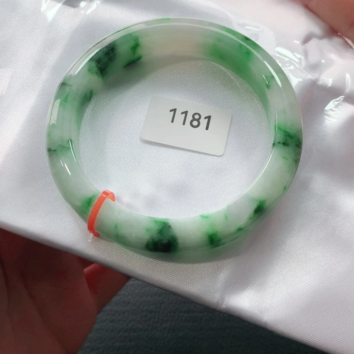翡翠手镯未镶嵌天然翡翠手镯01