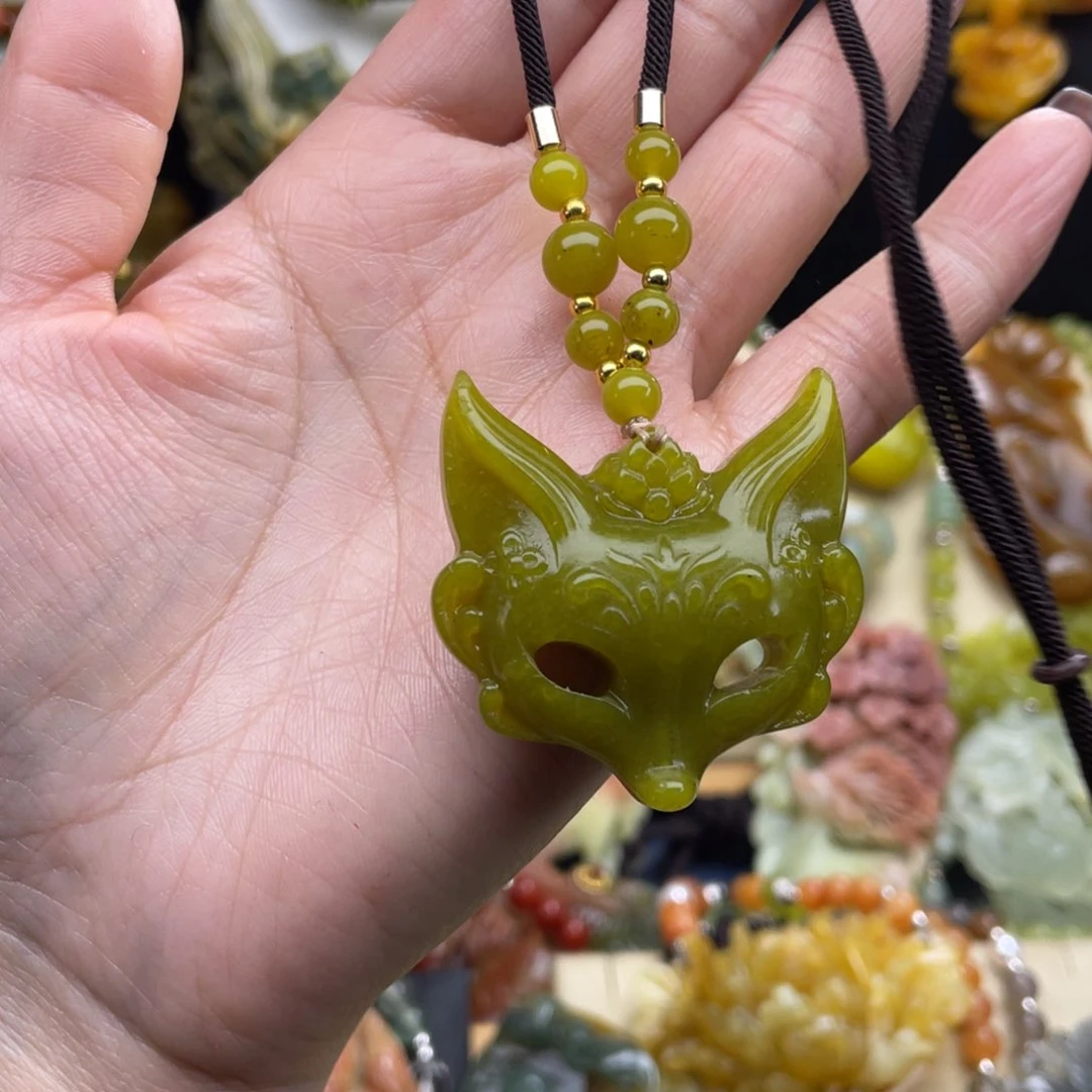 未镶嵌蛇纹石玉颈饰