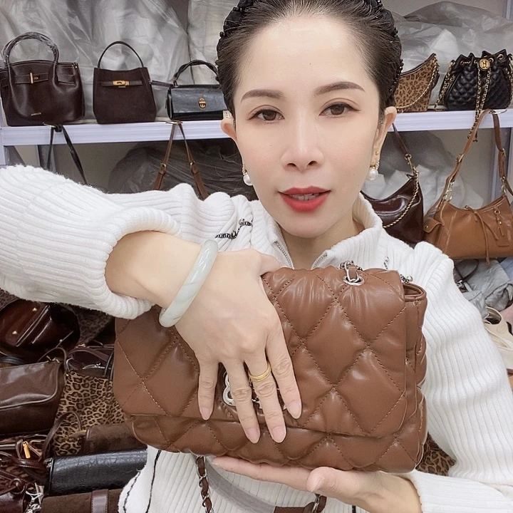 蚕丝小牛剖层皮革PU