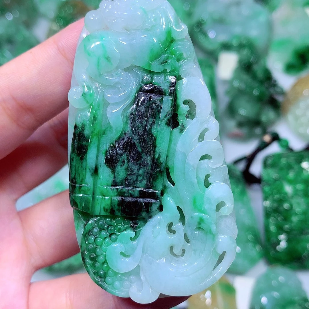 吊坠(不含链)未镶嵌翡翠