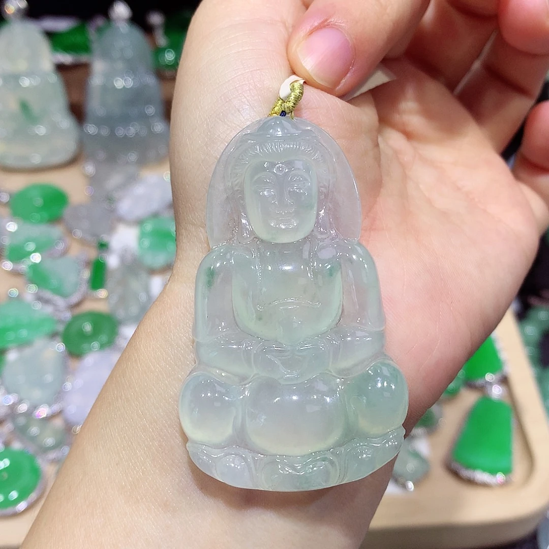翡翠未镶嵌颈饰观音