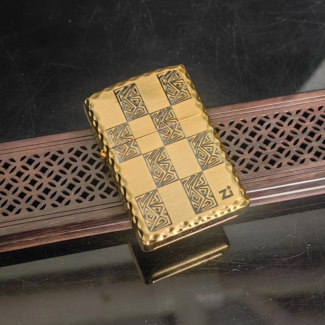 芝  DB  常规咬边金钛格子纹 打火机*