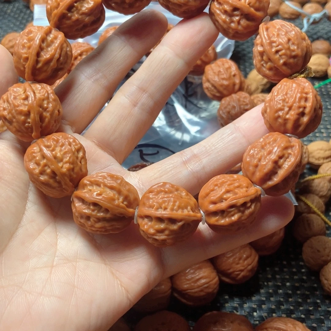 刘***瑶吊坠文玩核桃粗筋手串