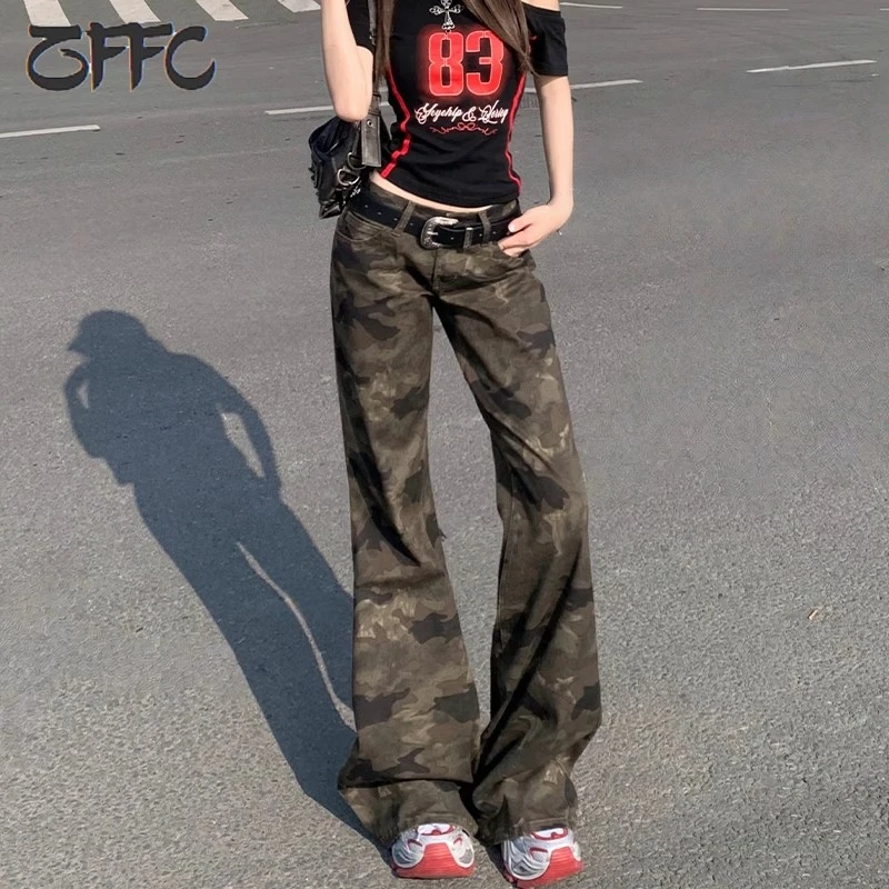 美式迷彩微喇低腰牛仔裤女2025夏季新款复古显瘦不贴腿工装喇叭裤