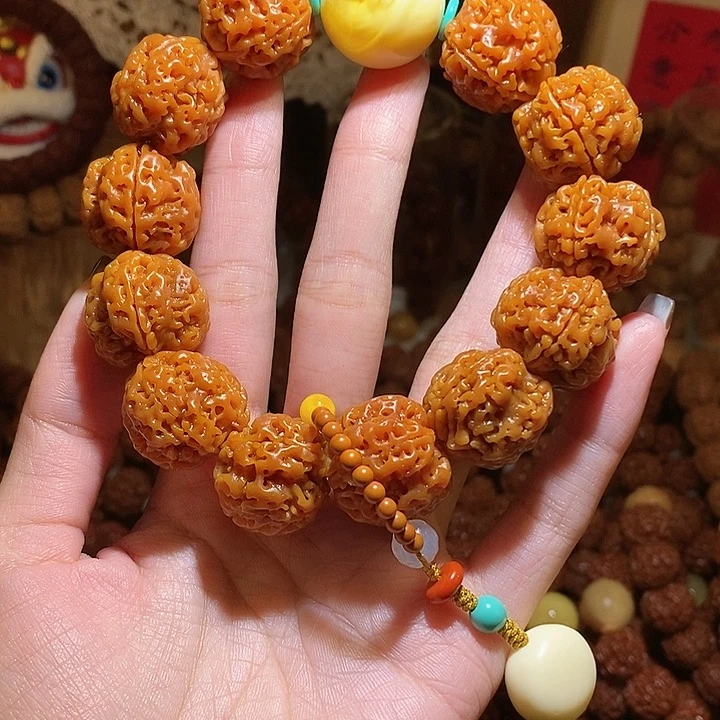 金刚菩提吊坠224半玉华肉包