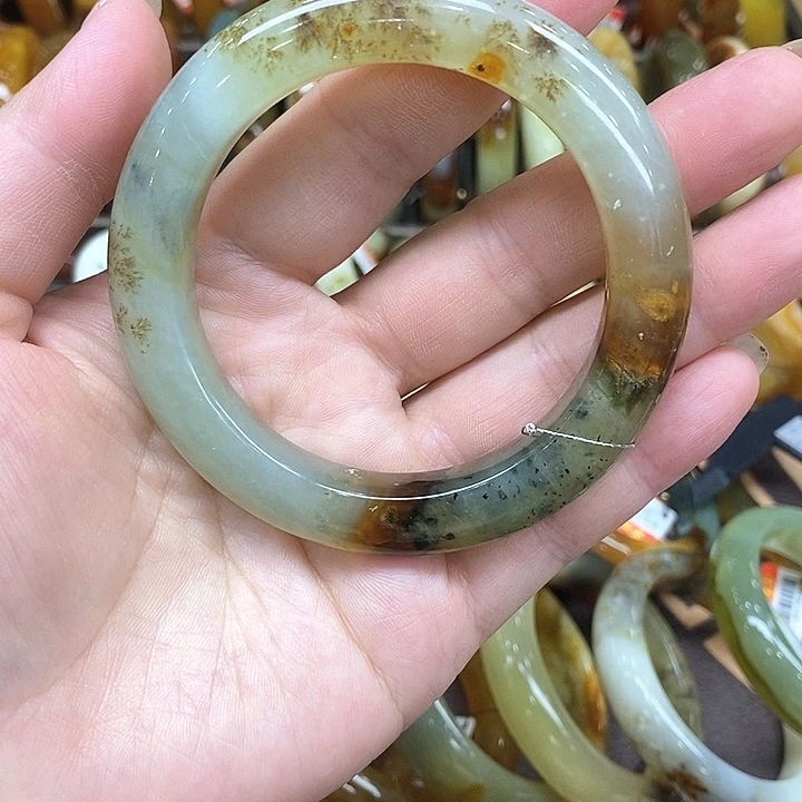 未镶嵌透闪石-蛇纹石玉手镯
