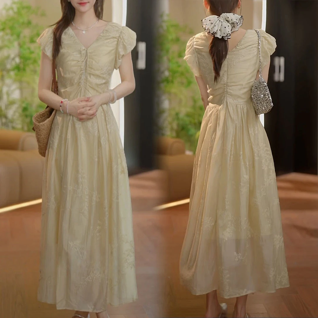 时尚V领褶皱泡泡袖连衣裙女2025年夏季新款法式收腰显瘦短袖裙子