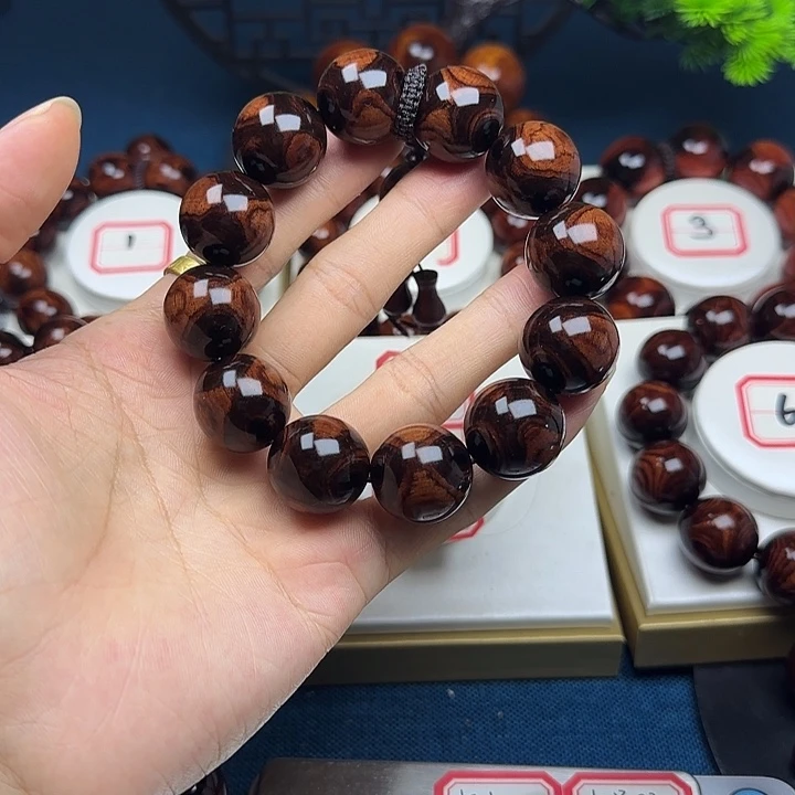 悠***得黄花梨/降香黄檀2.0