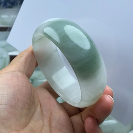 未镶嵌手镯石英质玉（金丝玉）