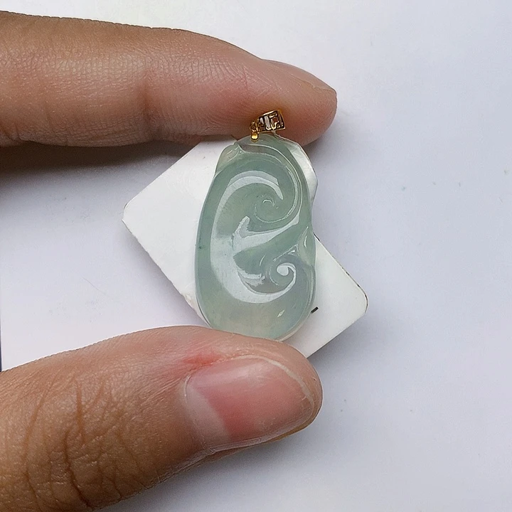 颈饰18K金镶嵌翡翠天然翡翠