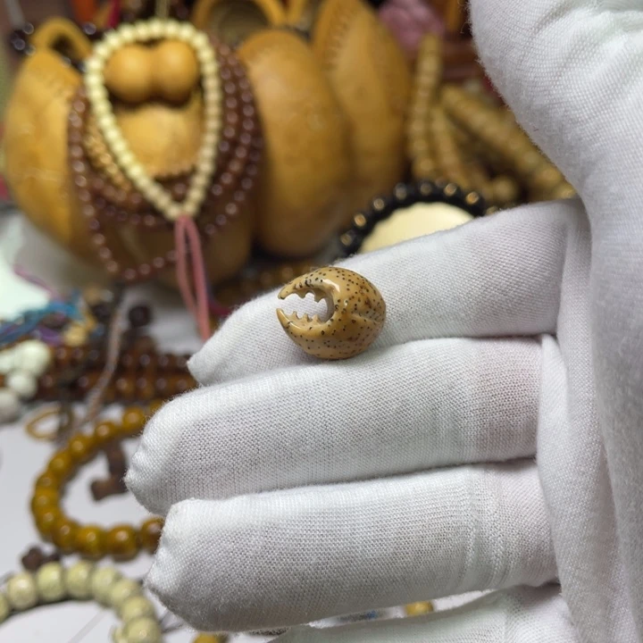 手串星月菩提雕刻蟹爪