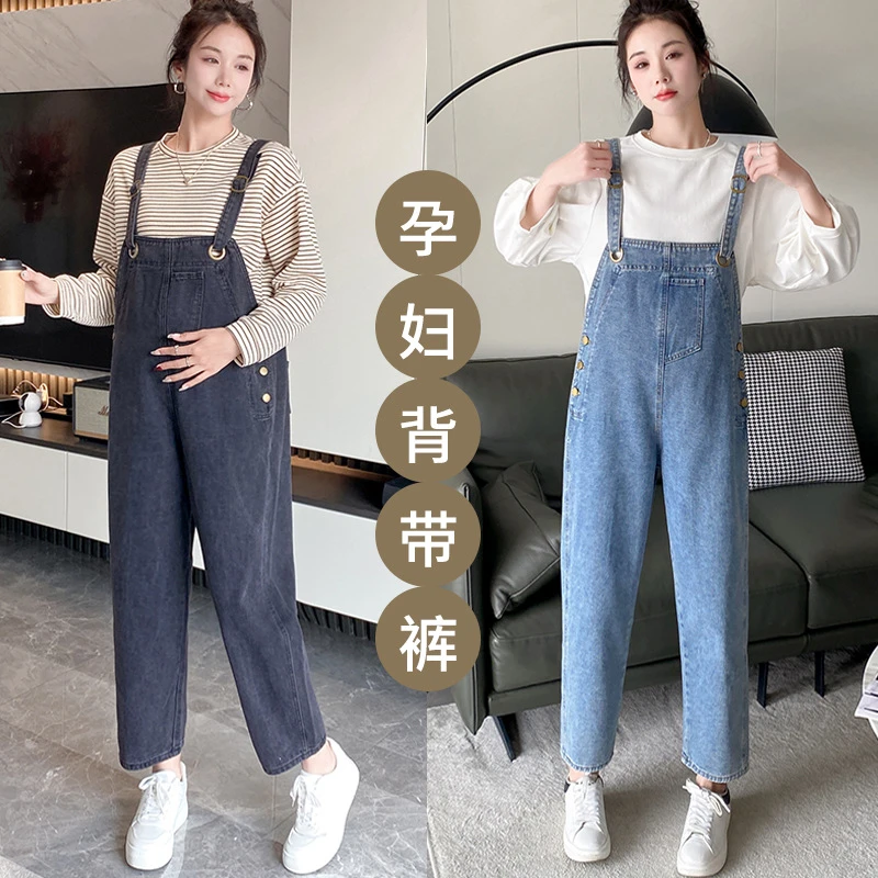 孕妇背带裤春秋款外穿牛仔背带裤不勒肚子小个子宽松显瘦减龄裤子