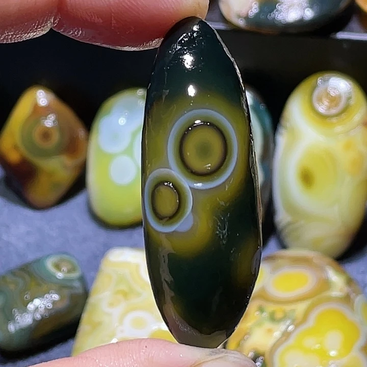 玛瑙/玉髓未镶嵌珠宝奇石