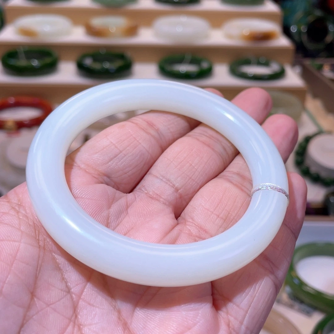 和田玉未镶嵌颈饰收藏级白玉手镯57