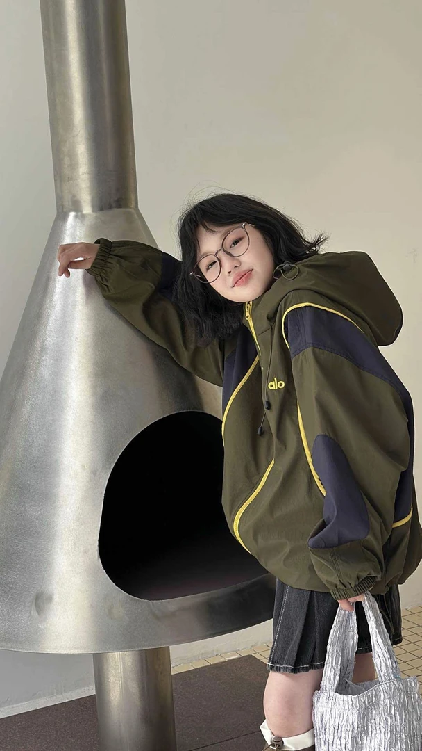 撞色女童冲锋衣外套2025秋装新款儿童连帽上衣春秋潮