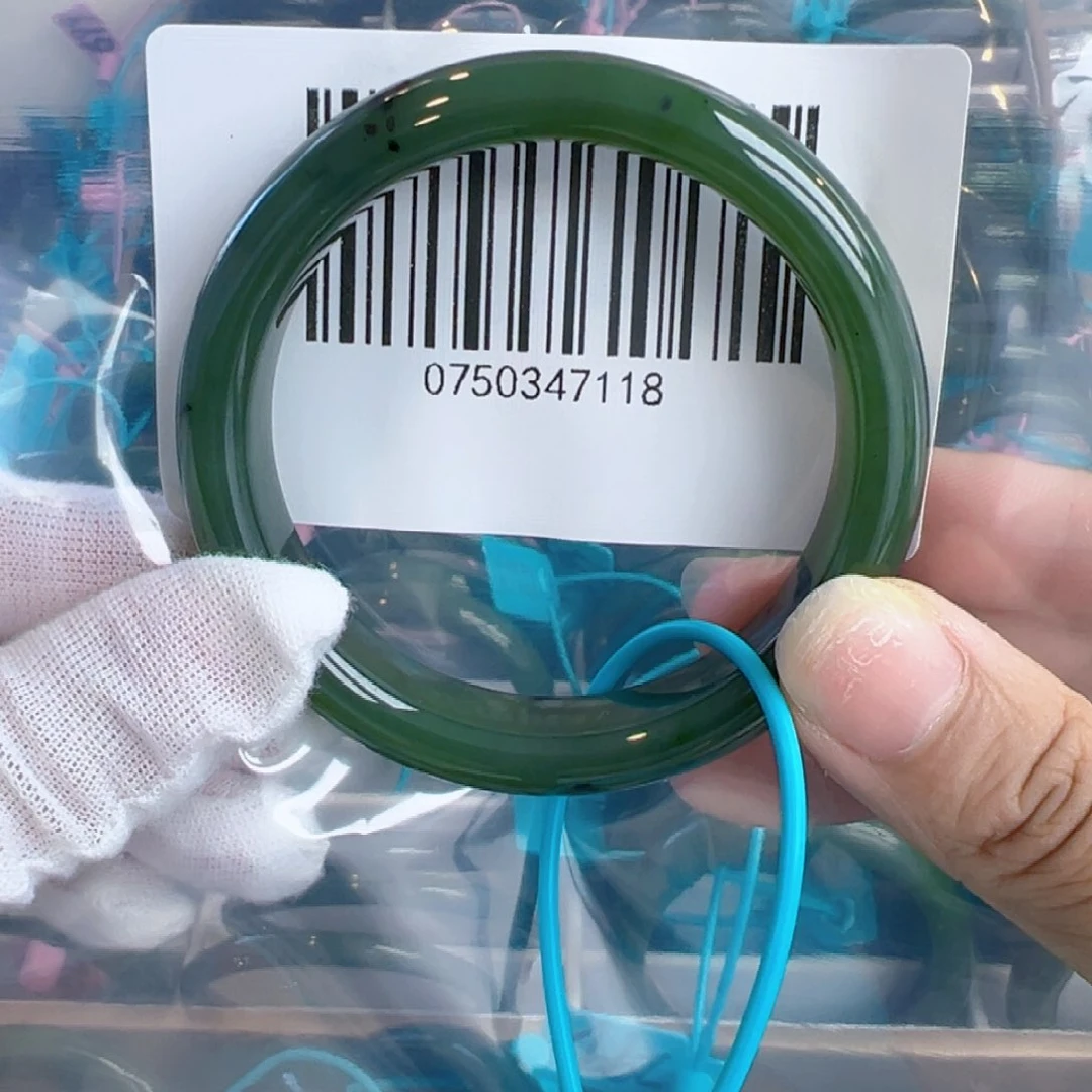 和田玉手镯未镶嵌微瑕56.5