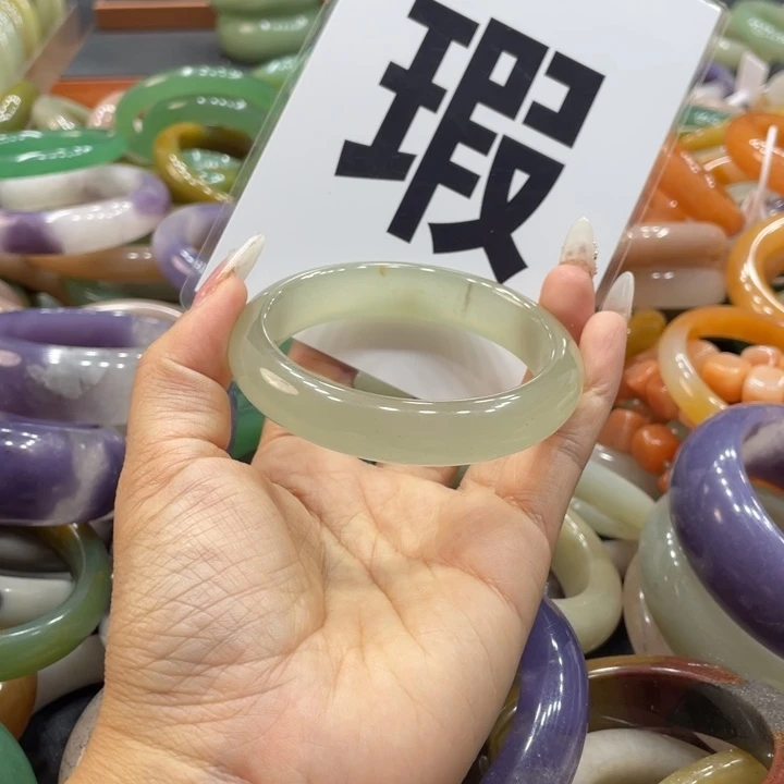 心***成石英质玉未镶嵌珠宝奇石