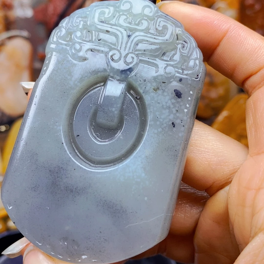 石英质玉（黄龙玉）未镶嵌颈饰