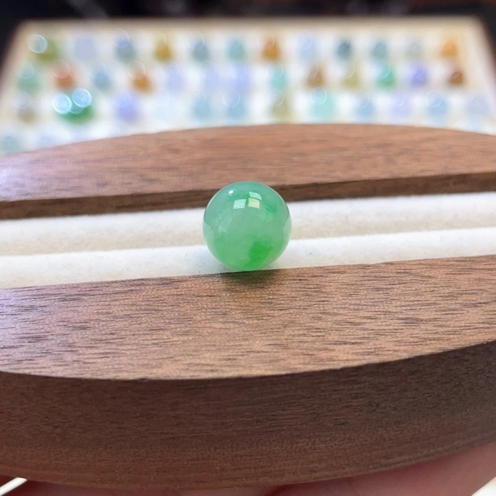 散珠翡翠特色甜阳绿圆珠卡9.4mm