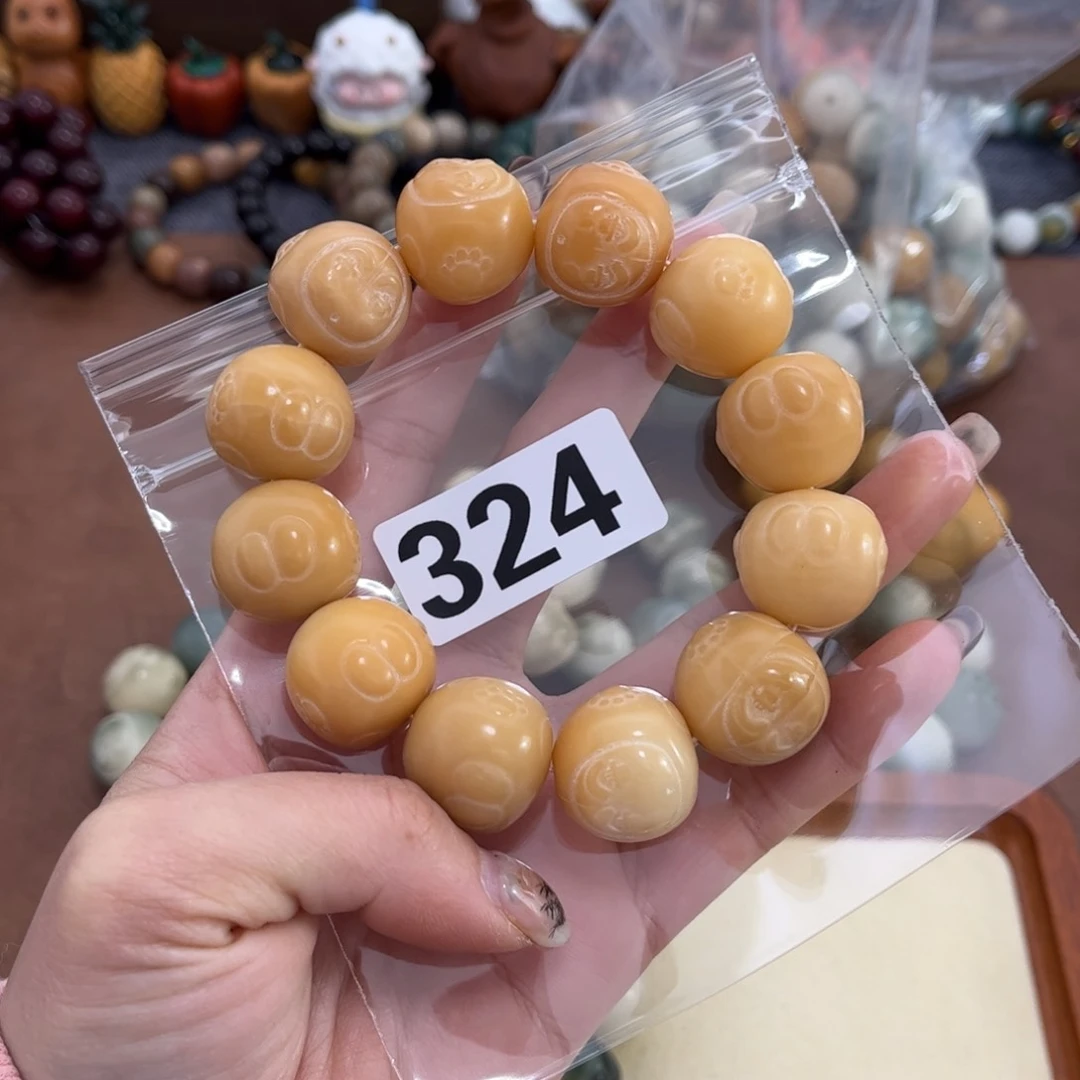 白玉菩提手串324瑕疵蜡笔小新