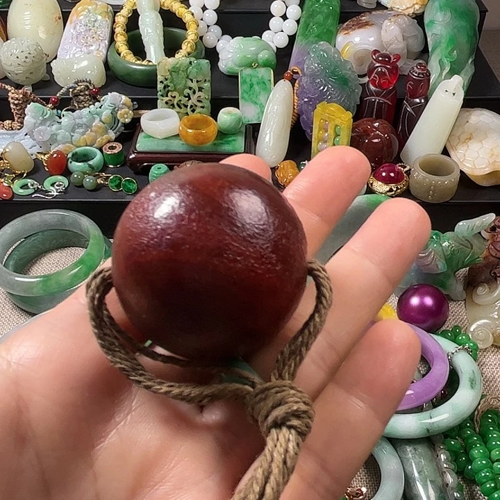 翡翠未镶嵌颈饰翡翠未镶嵌颈饰