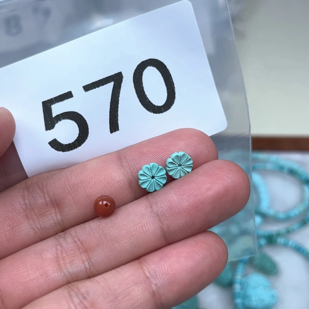 南红玛瑙未镶嵌珠宝奇石